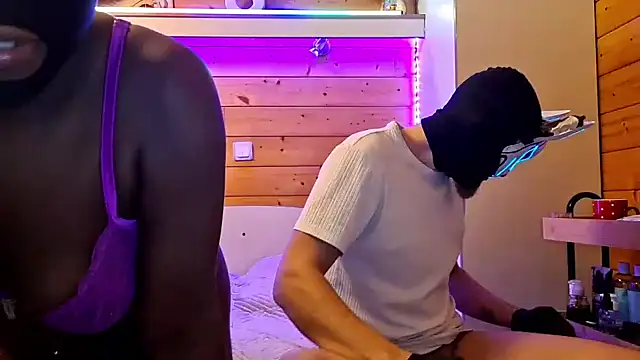 Snapshot of HairyEbonyCoupleliveporn chatting on January 10, 2026, 10:25 pm HairyEbonyCoupleliveporn online show from January 10, 2026, 10:25 pm