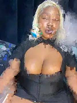 Snapshot of THICKBARBIE32 chatting on July 10, 2026, 12:59 am THICKBARBIE32 online show from July 10, 2026, 12:59 am