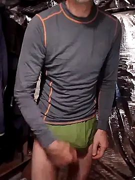 Snapshot of Quebec46 chatting on December 21, 2025, 7:48 am Quebec46 online show from December 21, 2025, 7:48 am