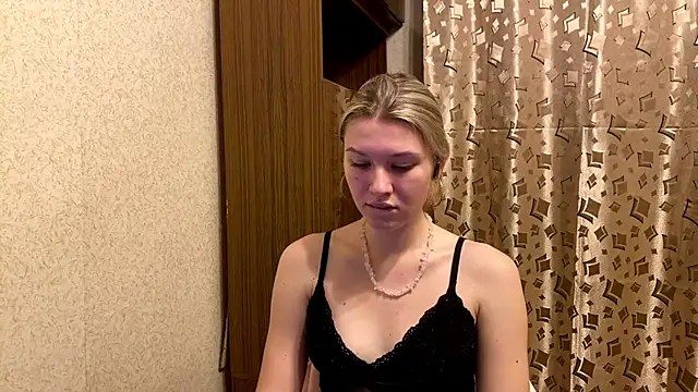 Snapshot of SkyeDavis chatting on January 9, 2026, 8:10 pm SkyeDavis online show from January 9, 2026, 8:10 pm