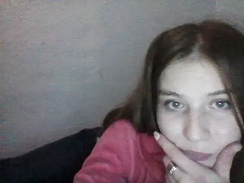 Snapshot of Karina-18 chatting on December 18, 2025, 6:03 pm Karina-18 online show from December 18, 2025, 6:03 pm