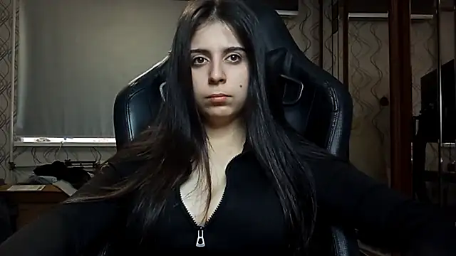 Snapshot of WaltraudPattie chatting on February 10, 2026, 12:15 am WaltraudPattie online show from February 10, 2026, 12:15 am