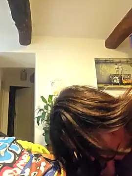 Snapshot of olicali chatting on January 17, 2026, 12:32 pm olicali online show from January 17, 2026, 12:32 pm