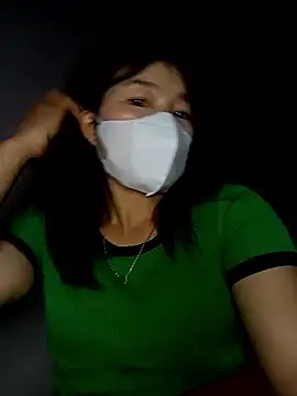 Snapshot of May-Ne chatting on January 9, 2026, 1:47 pm May-Ne online show from January 9, 2026, 1:47 pm