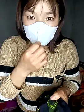 Snapshot of May-Ne chatting on January 17, 2026, 1:49 pm May-Ne online show from January 17, 2026, 1:49 pm