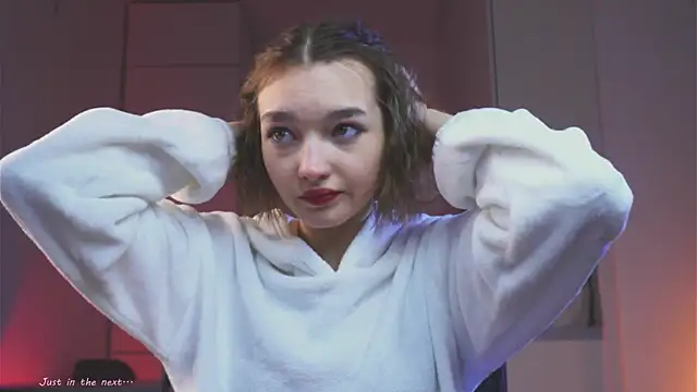 Leyla crsh online show from April 5, 2026, 5:04 am