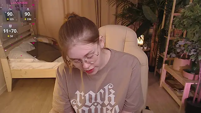 Snapshot of Alison_Doody chatting on February 19, 2026, 7:48 am Alison Doody online show from February 19, 2026, 7:48 am