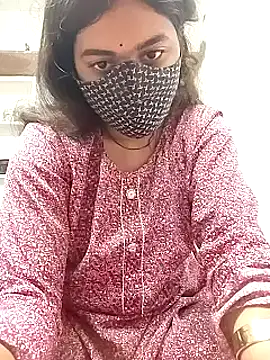 Snapshot of Cut_madhuri chatting on February 6, 2026, 10:35 pm Cut madhuri online show from February 6, 2026, 10:35 pm