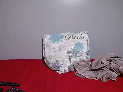 Snapshot of TemptingCloeXx chatting on December 22, 2025, 9:28 am TemptingCloeXx online show from December 22, 2025, 9:28 am