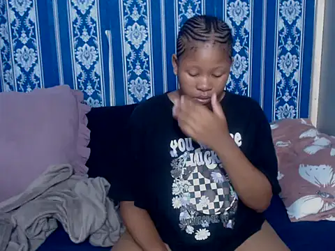 Snapshot of TemptingCloeXx chatting on January 9, 2026, 4:37 am TemptingCloeXx online show from January 9, 2026, 4:37 am