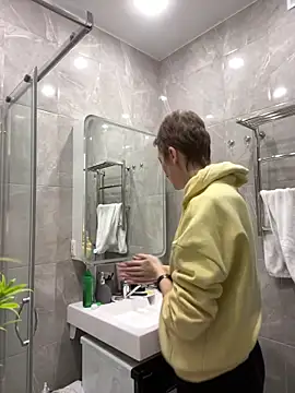 Snapshot of Sensual_Flower chatting on February 12, 2026, 6:19 am Sensual Flower online show from February 12, 2026, 6:19 am