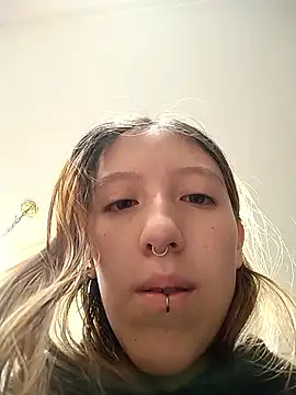 Snapshot of Briar_y_Blair chatting on January 7, 2026, 1:13 pm Briar y Blair online show from January 7, 2026, 1:13 pm