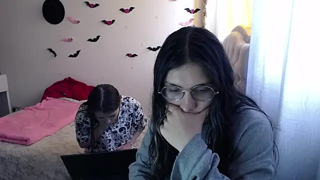 Snapshot of Briar_y_Blair chatting on January 12, 2026, 5:40 pm Briar y Blair online show from January 12, 2026, 5:40 pm