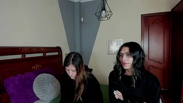 Snapshot of Briar_y_Blair chatting on January 19, 2026, 2:21 pm Briar y Blair online show from January 19, 2026, 2:21 pm