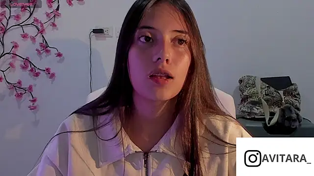 Snapshot of vanesita_ chatting on July 2, 2026, 11:44 pm vanesita online show from July 2, 2026, 11:44 pm