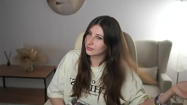 Snapshot of AudieHornback chatting on December 17, 2025, 11:38 am AudieHornback online show from December 17, 2025, 11:38 am