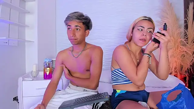 Snapshot of kimberlyAndOstin chatting on December 16, 2025, 12:43 pm kimberlyAndOstin online show from December 16, 2025, 12:43 pm