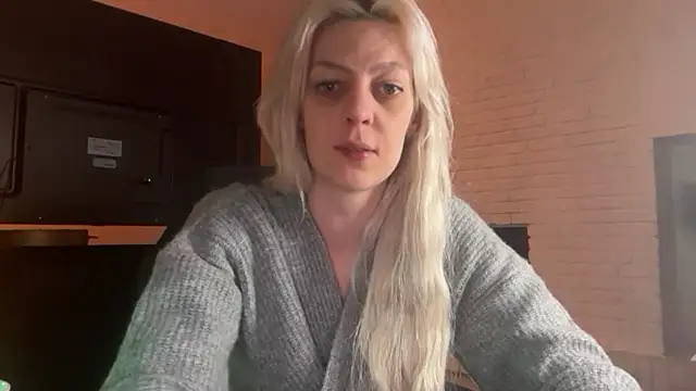 Snapshot of Melina_Diamond chatting on January 7, 2026, 2:47 am Melina Diamond online show from January 7, 2026, 2:47 am