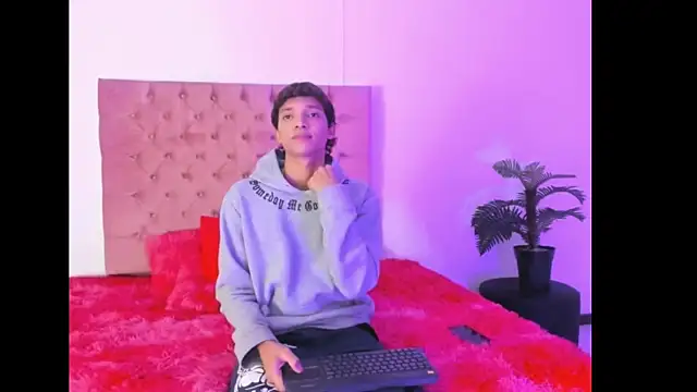 Snapshot of im_ralff chatting on January 15, 2026, 8:01 pm im ralff online show from January 15, 2026, 8:01 pm