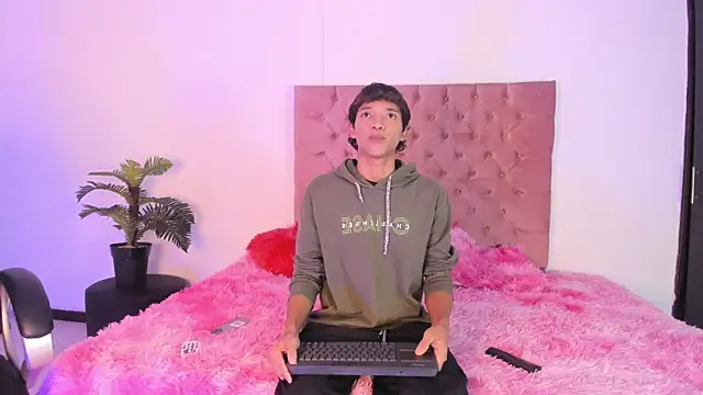 Snapshot of im_ralff chatting on January 17, 2026, 7:50 pm im ralff online show from January 17, 2026, 7:50 pm