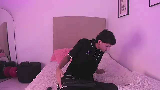 Snapshot of im_ralff chatting on February 11, 2026, 8:14 pm im ralff online show from February 11, 2026, 8:14 pm