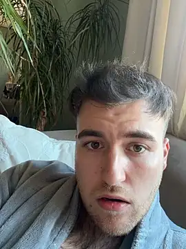 KinkyLovePublic online show from April 8, 2026, 6:46 am