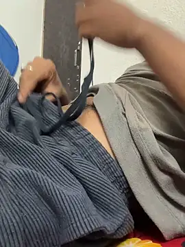 Snapshot of hot_gym_b0y chatting on February 24, 2026, 6:17 pm hot gym b0y online show from February 24, 2026, 6:17 pm