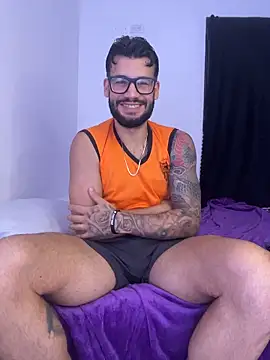 Snapshot of thedragonboyxxx chatting on December 19, 2025, 4:19 am thedragonboyxxx online show from December 19, 2025, 4:19 am