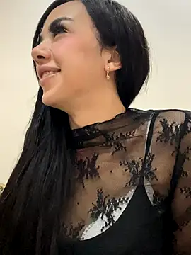 Snapshot of Moroi45 chatting on December 16, 2025, 5:51 pm Moroi45 online show from December 16, 2025, 5:51 pm