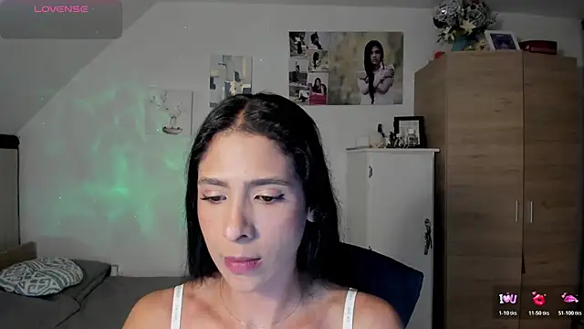 Snapshot of VEROSlen- chatting on May 25, 2026, 12:49 am VEROSlen- online show from May 25, 2026, 12:49 am