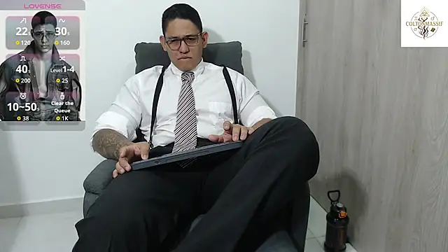 Snapshot of coltonmassiff chatting on February 27, 2026, 8:14 am coltonmassiff online show from February 27, 2026, 8:14 am