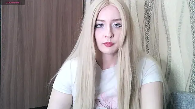 Snapshot of Nikki_Roseana chatting on December 17, 2025, 4:24 pm Nikki Roseana online show from December 17, 2025, 4:24 pm