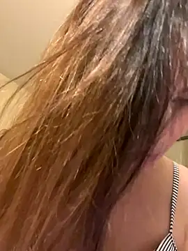 BellaBunny25 online show from December 16, 2025, 6:40 am