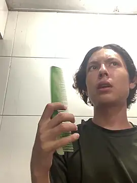 wimhotmacis online show from December 17, 2025, 1:22 am