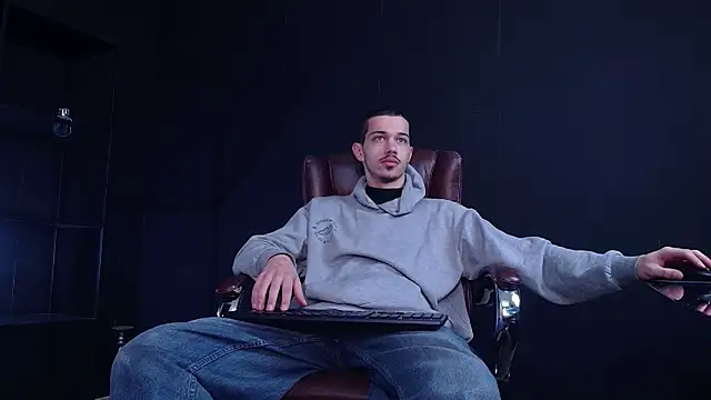 KaydenDrew online show from December 18, 2025, 5:24 am