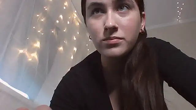 moonhigl online show from December 16, 2025, 12:21 pm