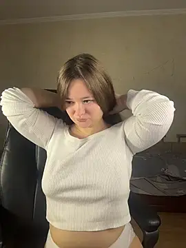 Snapshot of CaramelleSugarr chatting on December 18, 2025, 2:34 pm CaramelleSugarr online show from December 18, 2025, 2:34 pm