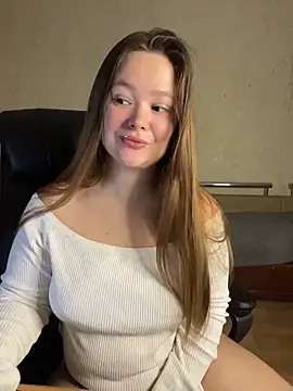 Snapshot of CaramelleSugarr chatting on February 13, 2026, 7:43 pm CaramelleSugarr online show from February 13, 2026, 7:43 pm