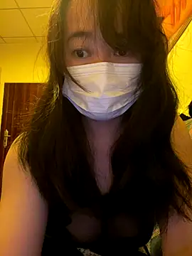 qiqi-01 online show from December 18, 2025, 3:07 pm