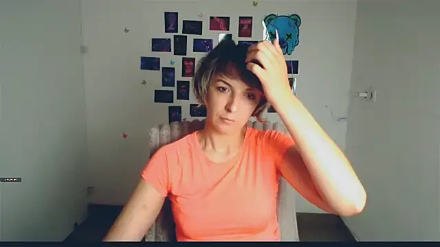 Lana Foxyy online show from May 20, 2026, 12:33 pm