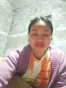 Snapshot of Maikha08 chatting on March 10, 2026, 11:15 am Maikha08 online show from March 10, 2026, 11:15 am