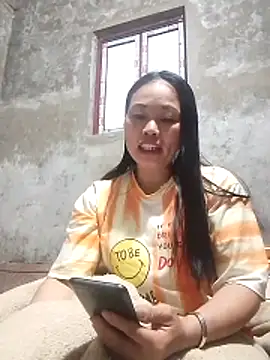 Snapshot of Maikha08 chatting on March 10, 2026, 11:21 pm Maikha08 online show from March 10, 2026, 11:21 pm