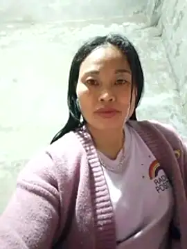 Snapshot of Maikha08 chatting on March 15, 2026, 12:22 pm Maikha08 online show from March 15, 2026, 12:22 pm