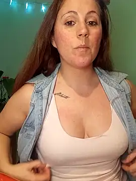 SofiEsteves online show from June 14, 2026, 8:44 pm