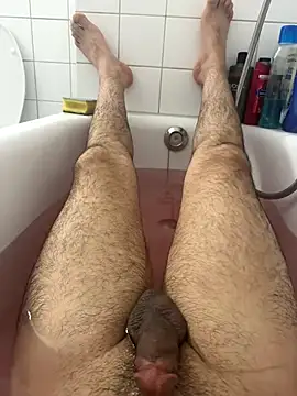 Snapshot of esmer_baran44 chatting on January 6, 2026, 6:11 pm esmer baran44 online show from January 6, 2026, 6:11 pm