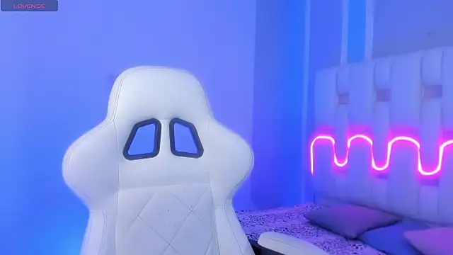 Snapshot of AndyKings_1 chatting on February 4, 2026, 3:34 am AndyKings 1 online show from February 4, 2026, 3:34 am