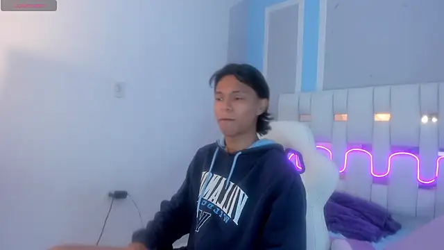 Snapshot of AndyKings_1 chatting on February 9, 2026, 3:21 am AndyKings 1 online show from February 9, 2026, 3:21 am