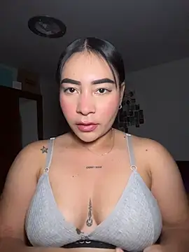 SaharaArisa online show from July 24, 2026, 8:29 pm