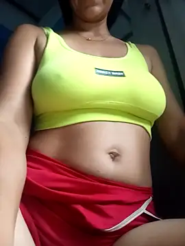 Snapshot of yorsia07 chatting on December 17, 2025, 9:43 pm yorsia07 online show from December 17, 2025, 9:43 pm