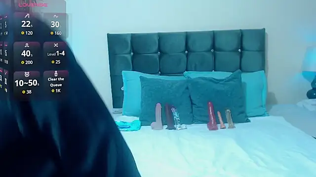 Snapshot of Valeri_hot22 chatting on December 18, 2025, 8:04 pm Valeri hot22 online show from December 18, 2025, 8:04 pm